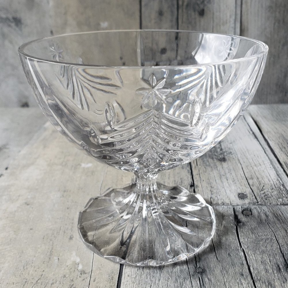 Unused - Mikasa SN 106 008 Christmas Tree Crystal Dessert Dish